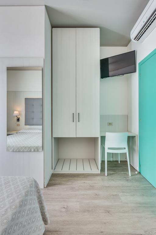 Hotel Garni' Serena Caorle Exteriör bild