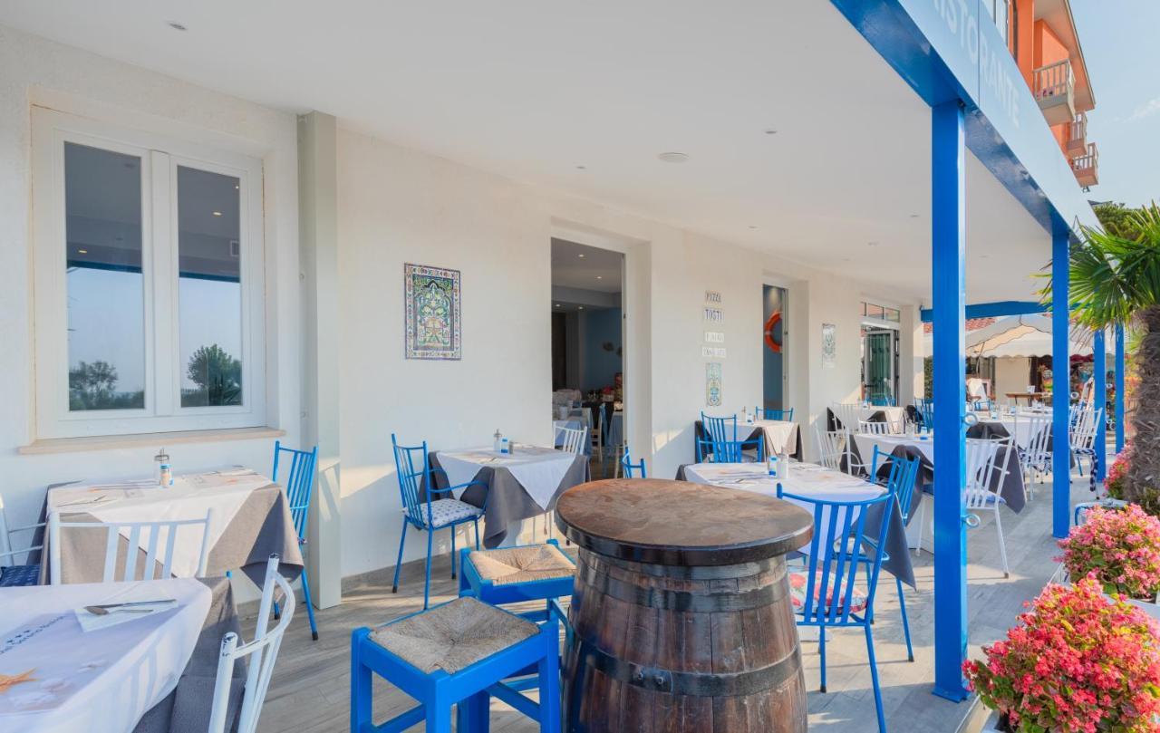 Hotel Garni' Serena Caorle Exteriör bild