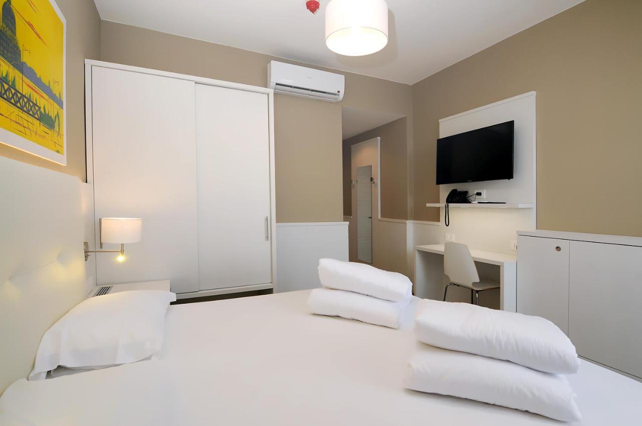 Hotel Garni' Serena Caorle Exteriör bild