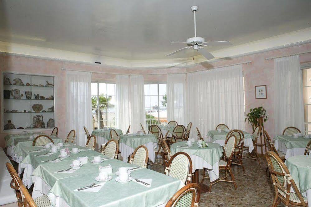 Hotel Garni' Serena Caorle Exteriör bild