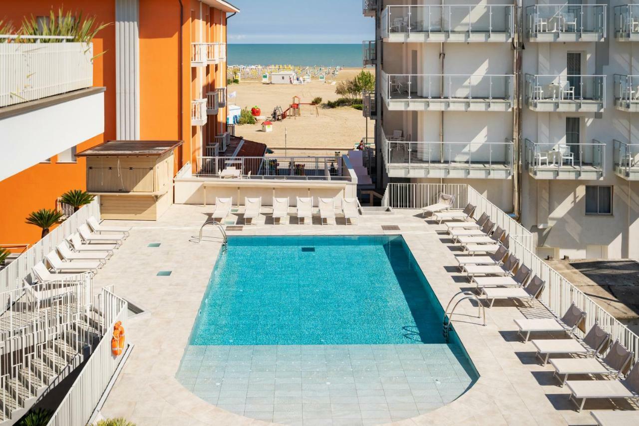 Hotel Garni' Serena Caorle Exteriör bild
